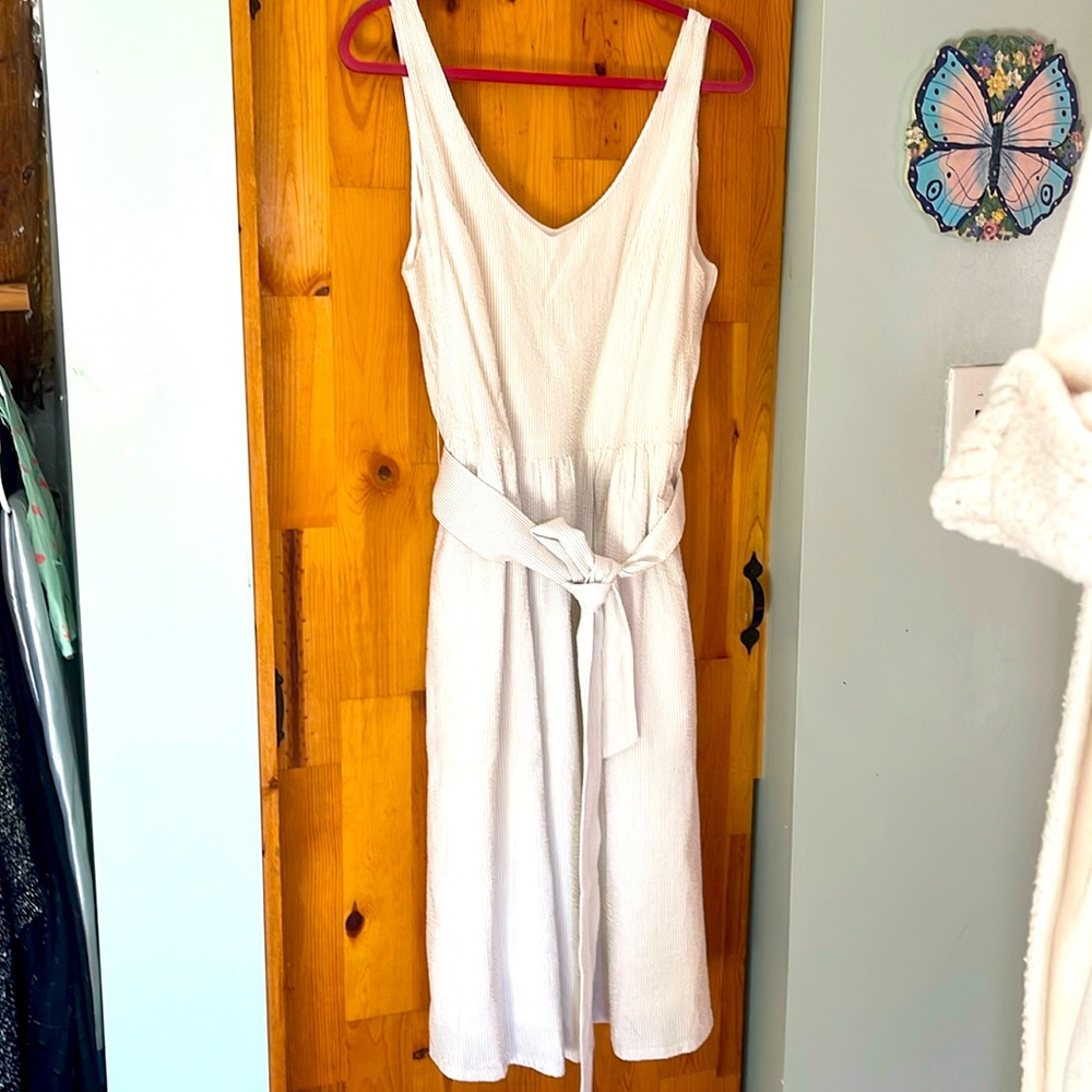 Selling a beautiful white and beige dress!